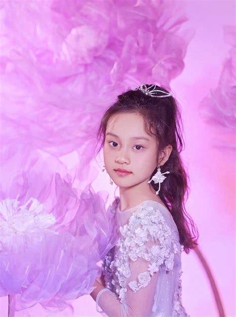 李小璐带8岁甜馨逛故宫，一句“贾甜馨”很心酸，网友：心情复杂 - 知乎
