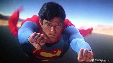 在2006年电影《超人归来》中饰演超人的布兰登·罗斯再次穿上了超人服装-新闻资讯-高贝娱乐