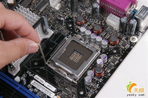 Intel 775针CPU安装图解 - 硬件DIY - 汉语作为外语教学