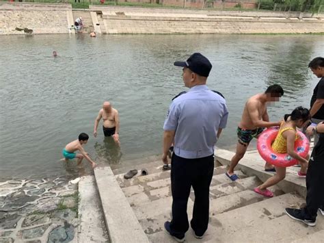 痛心！陕西五名中学生下河野泳，两人不幸溺亡_救援