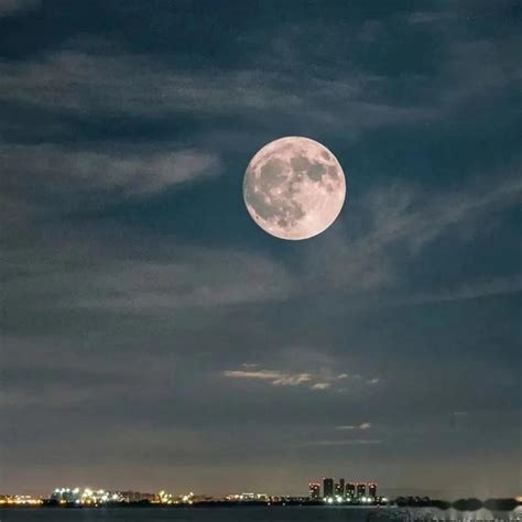 描写月光的句子 美丽的月亮令人神往_知秀网