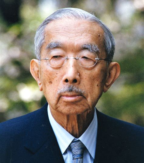 明仁在位二十八年视为日本人精神象征，曾称其父裕仁天皇爱好和平|明仁|天皇|精神_新浪新闻