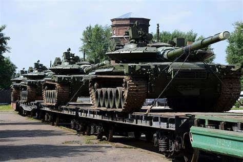 底裤被扒了！俄军3年内将接收800辆翻新T-62坦克，要滥竽充数呀？ - 知乎