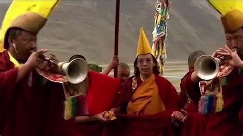 热振寺是藏传佛教“噶当派”的一座寺庙，历代班禅大师都要到此礼佛_凤凰网视频_凤凰网
