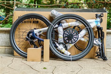 屡获殊荣采用结实木头做的两轮自行车-欧莱凯设计网