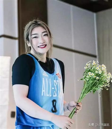 李梦秋yyds超甜女友图片