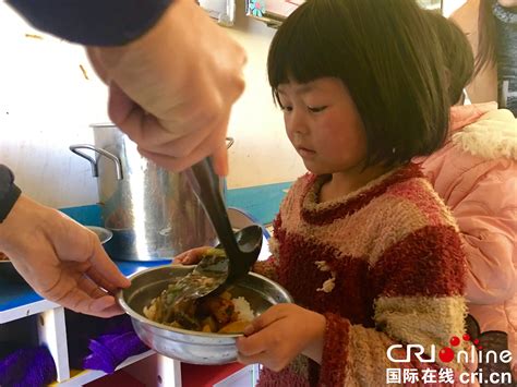 贵州榕江：“山里娃”吃上营养餐-人民图片网