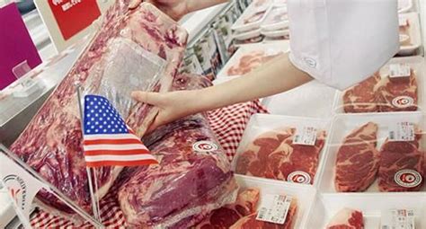 4万吨美国猪肉正在赶来，中国给美国老农“送钱”，猪价要大跌？__财经头条