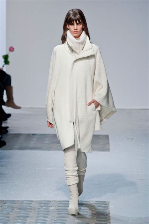 气质优雅、女人味十足的白色大衣 - 白色大衣White Overcoat - 天天时装-口袋里的时尚指南