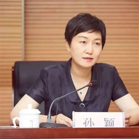 女贪官刘光明：为了“击倒”领导花500万整容，私生活太可耻！