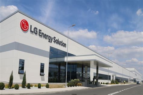 消息称LG新能源将暂停开发棱形电池 重点关注现有的袋式和圆柱形电池_凤凰网