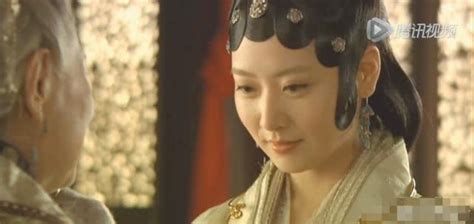 李沁和白冰同时出演薛宝钗，当年李沁才是清新脱俗__凤凰网