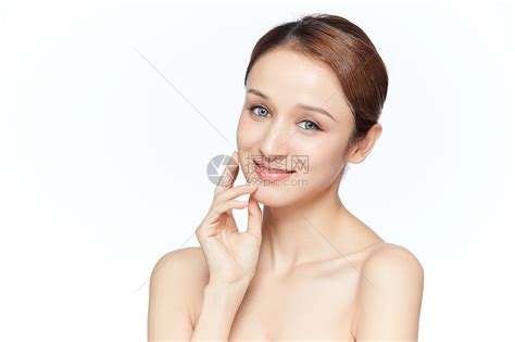 美女面部水润护肤保养护理高清图片下载-正版图片501540116-摄图网
