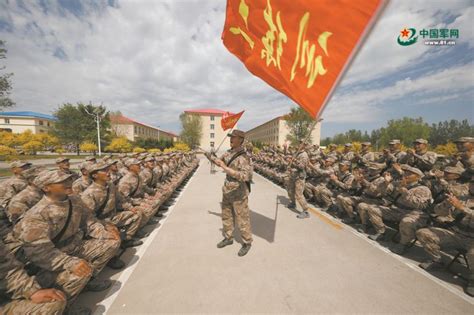 火箭军官兵着新式军装亮相-新闻中心-温州网