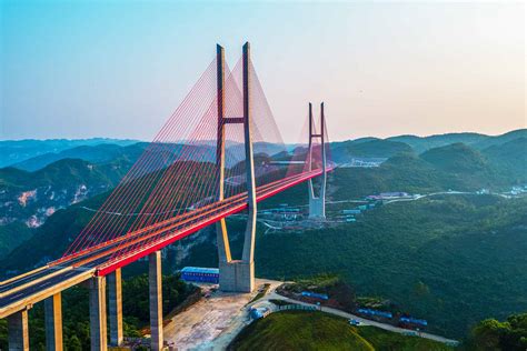广西贺州北过境线项目飞马特大桥左幅顺利贯通