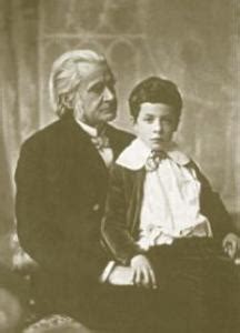 历史上的今天5月4日_1825年赫胥黎出生。赫胥黎，英国生物学家。（1898年逝世）