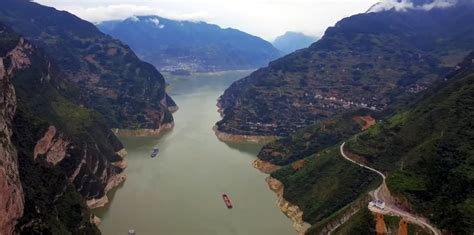 Three Gorges of Changjiang River Changjiang Sanxia - TravelsFinders.Com
