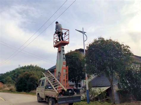 农村安装路灯，为啥不能像修路一样，完全不收费？村干部百般无奈