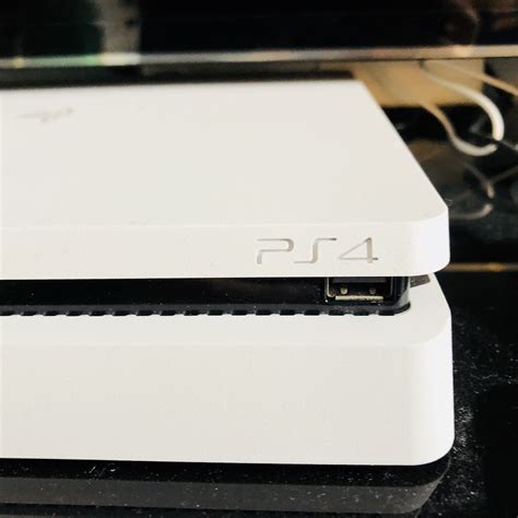 PS4 Slim开箱图赏 PS4 Slim开箱内容物一览 - 跑跑车主机频道