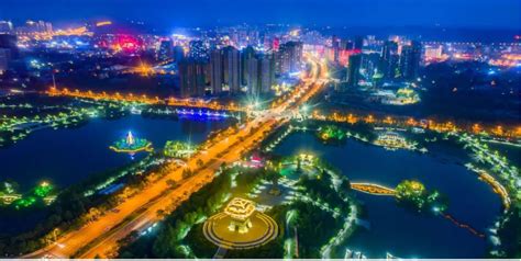 2015-2020年湖北省城镇、农村居民人均可支配收入及人均消费支出统计_智研咨询
