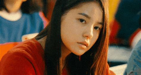2011年《阳光姐妹淘》，闵孝琳饰演郑秀智，沉默傲慢的冰山美人……_手机新浪网