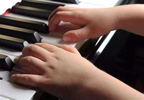 初学者钢琴入门自学基础知识教学：钢琴曲车尔尼练习曲视频教学！_凤凰网视频_凤凰网