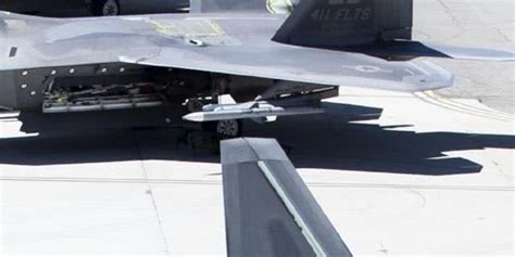 为什么美国空军的 F-22 和 F-35 隐形战机携带重达数百磅的重型 20 毫米大炮，尽管它们只有几百个持续几秒钟射击的弹药筒？ – ...
