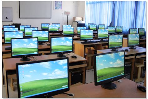 电脑教室 - 教学设施 - 北京大学南宁附属实验学校-1