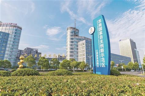 江阴释放“大船大港”效应 上半年货物吞吐量增幅居长江沿线首位
