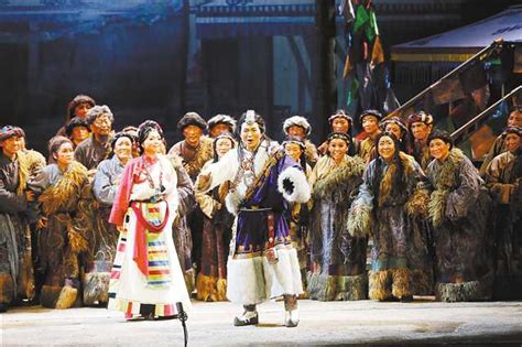 重庆原创民族歌剧《尘埃落定》在京受热捧
