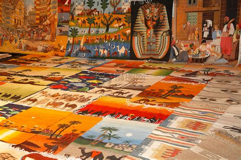 市场上的阿拉伯地毯风格旅行纺织品棉布店铺艺术工艺纪念品商品羊毛高清图片下载-正版图片321175127-摄图网