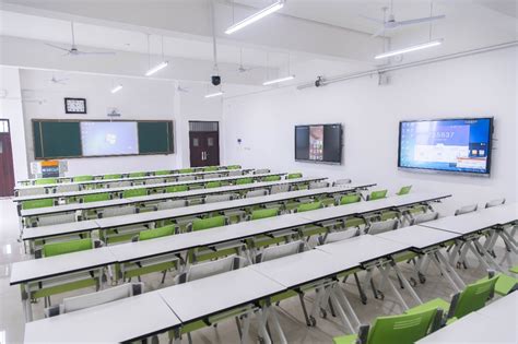 深圳外国语学院湾区学校 - LED显示屏案例 - 广州建业网络科技有限公司
