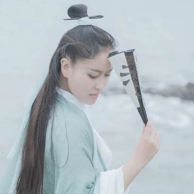 素衣古风真人头像女生版