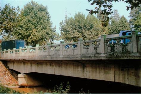 八大家红坊里位于武汉市青山区和平大道与工业路交汇处