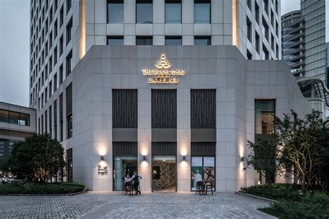 十年磨一剑的 J 酒店上海中心终于开业了，这是你心目中高端民族酒店的样子吗？|界面新闻 · 旅行