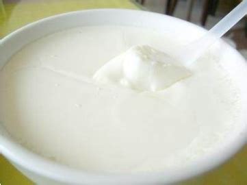 酸奶的功效与作用及禁忌喝酸奶的最佳时间