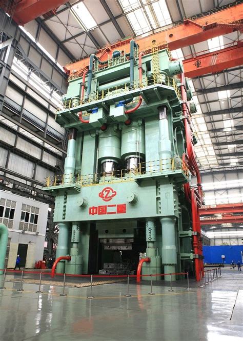 中国二重“国之重器”——8万吨模锻压机撑起国产化高端装备脊梁