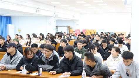 南京邮电大学应用技术学院第110期大学生菁英人才学校培训班开课