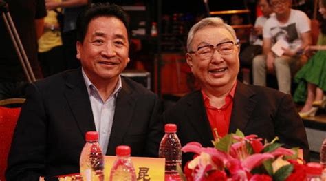 姜昆搭档唐杰忠去世 5月曾因癌症引起大出血 - 封面新闻