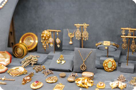 2018年中国珠宝首饰行业市场需求：珠宝镶嵌类产品逐渐增加 - 中国报告网