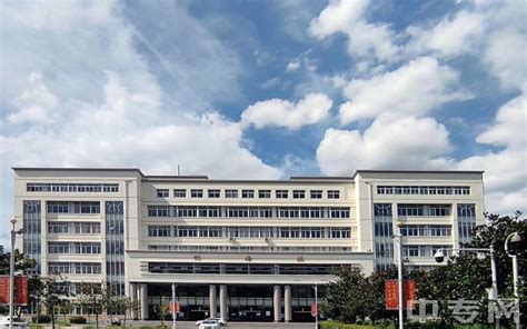 科技实训大楼 -武汉船舶职业技术学院