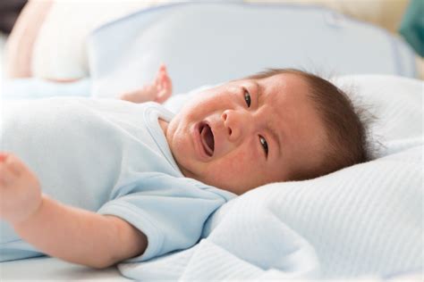 【月嫂必备技能】10秒让宝宝止哭，两分钟成功哄睡！动图手把手教你这个神技能 - 知乎