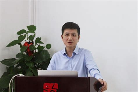 南宁市律师协会召开青年律师座谈会 - 律协动态 - 中文版 - 南宁市律师协会