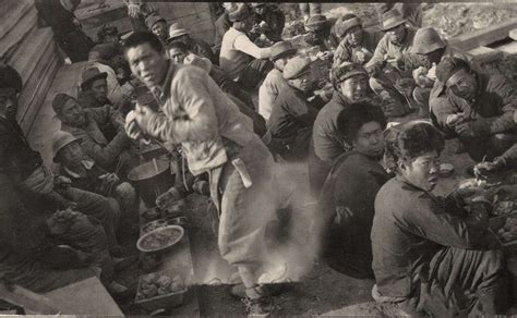 人民公社时期的老照片，集体劳动，集中分配，吃大锅饭的年代