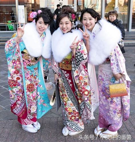 穿和服的日本美少女，青春靓丽，极度诱惑|和服|青春|女人_新浪新闻