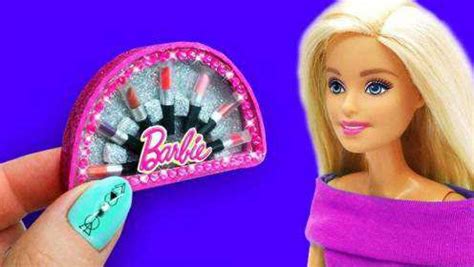 芭比娃娃头发怎么扎,芭比简单发型,给芭比做发型_大山谷图库