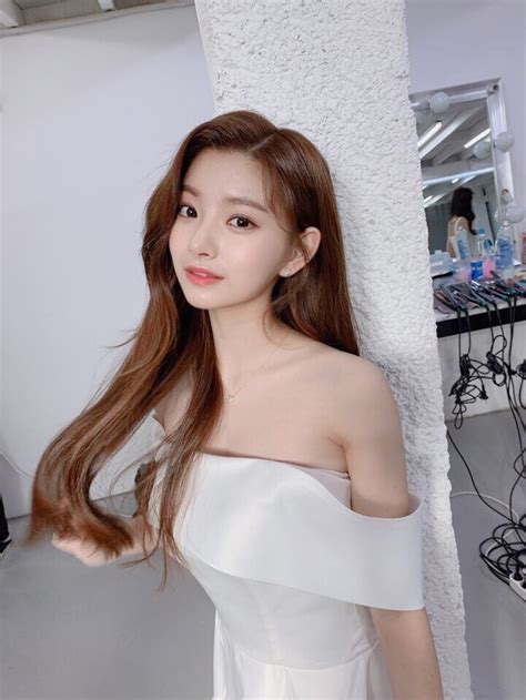 王怡人图片