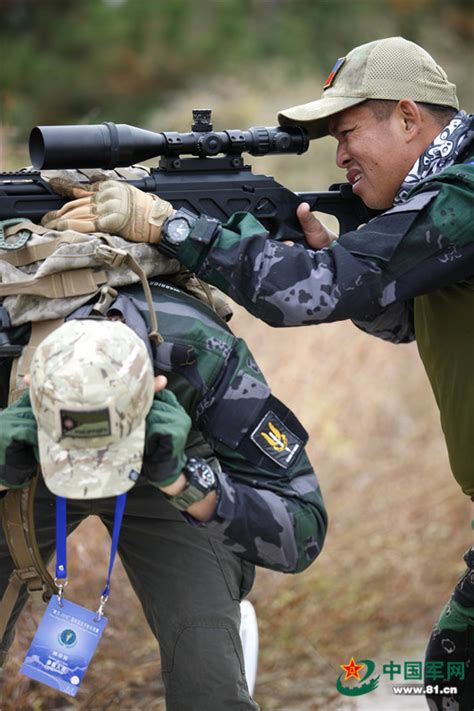 兔起鹘落，“锋刃”出鞘！狙击手百米外正中目标靶 - 中国军网