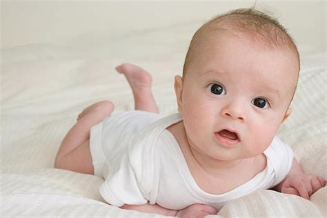 三个月婴儿体重（三个月宝宝发育是否正常）-幼儿百科-魔术铺