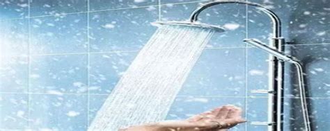 男人在洗澡高清图片下载-正版图片307224533-摄图网